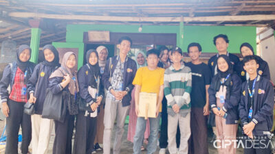 Mahasiswa KKN dan Kelompok Disabilitas Desa Curah Jeru Kolaborasi Ciptakan Kerupuk Lele Berkualitas