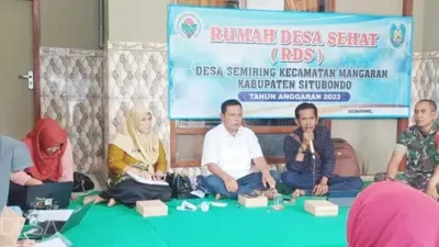 PLD Wilayah Kecamatan Mangaran, Fathor Rahman memberikan materi pada forum RDS dalam pencegahan dan penanganan stunting di Desa Semiring.